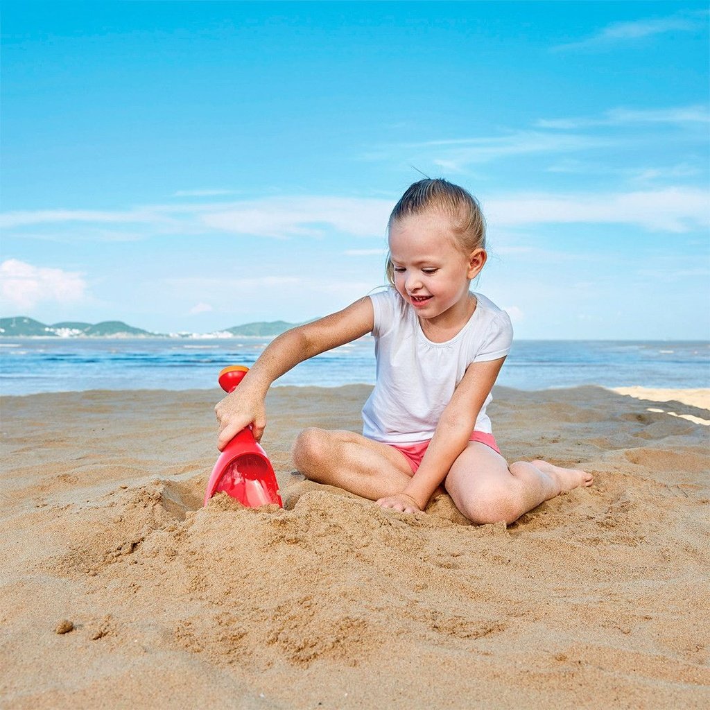 Pala cavadora y rociadora roja para la playa HAPE