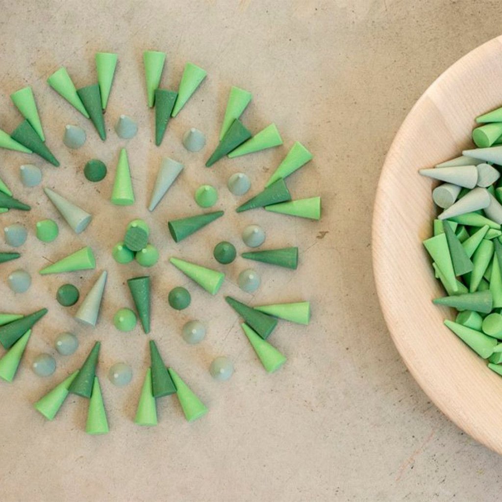 Mandala conos verdes - 36 piezas de madera GRAPAT