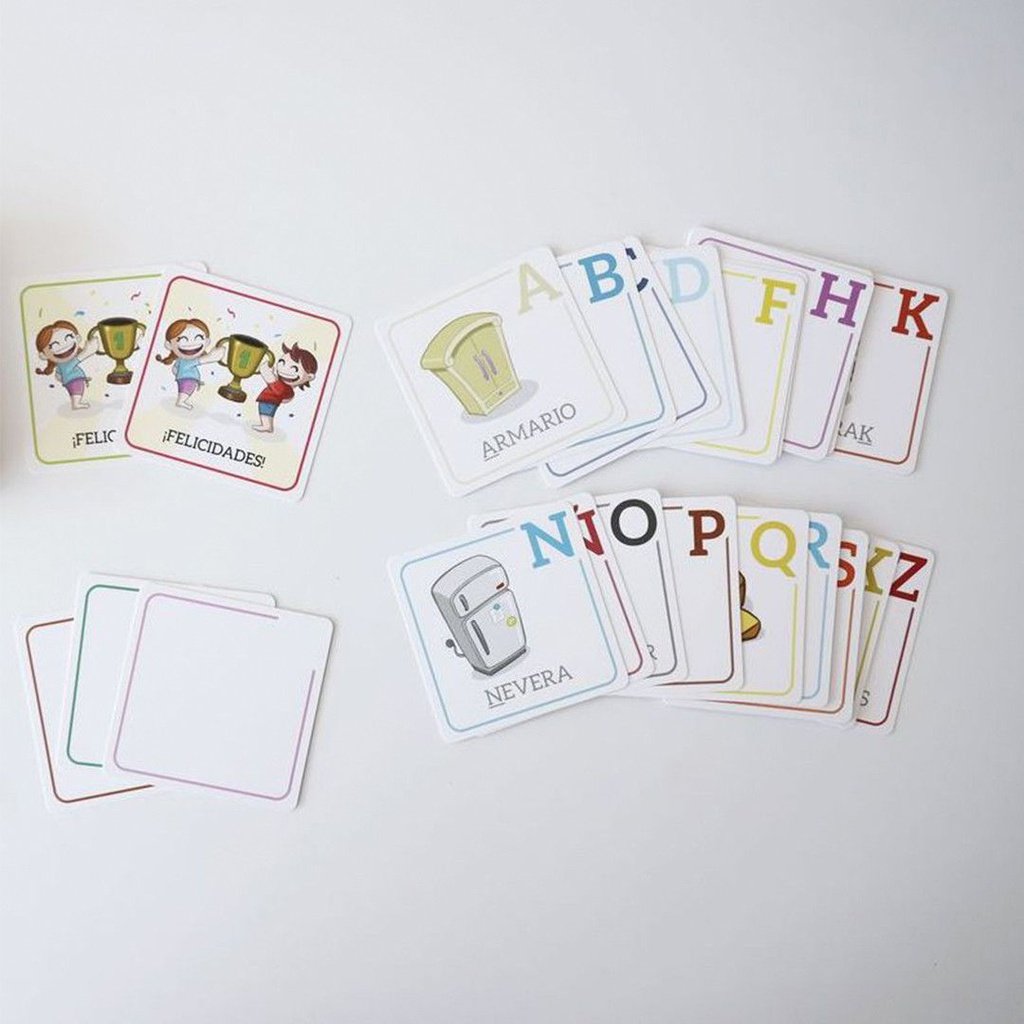 Findings - Juego de cartas TROQUEL GAMES